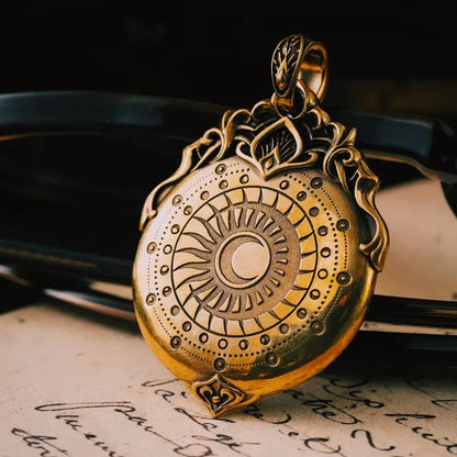 👁️‍🗨️Handmade Tarot Vision Pendant: Connect to Cosmic Wisdom Anytime
